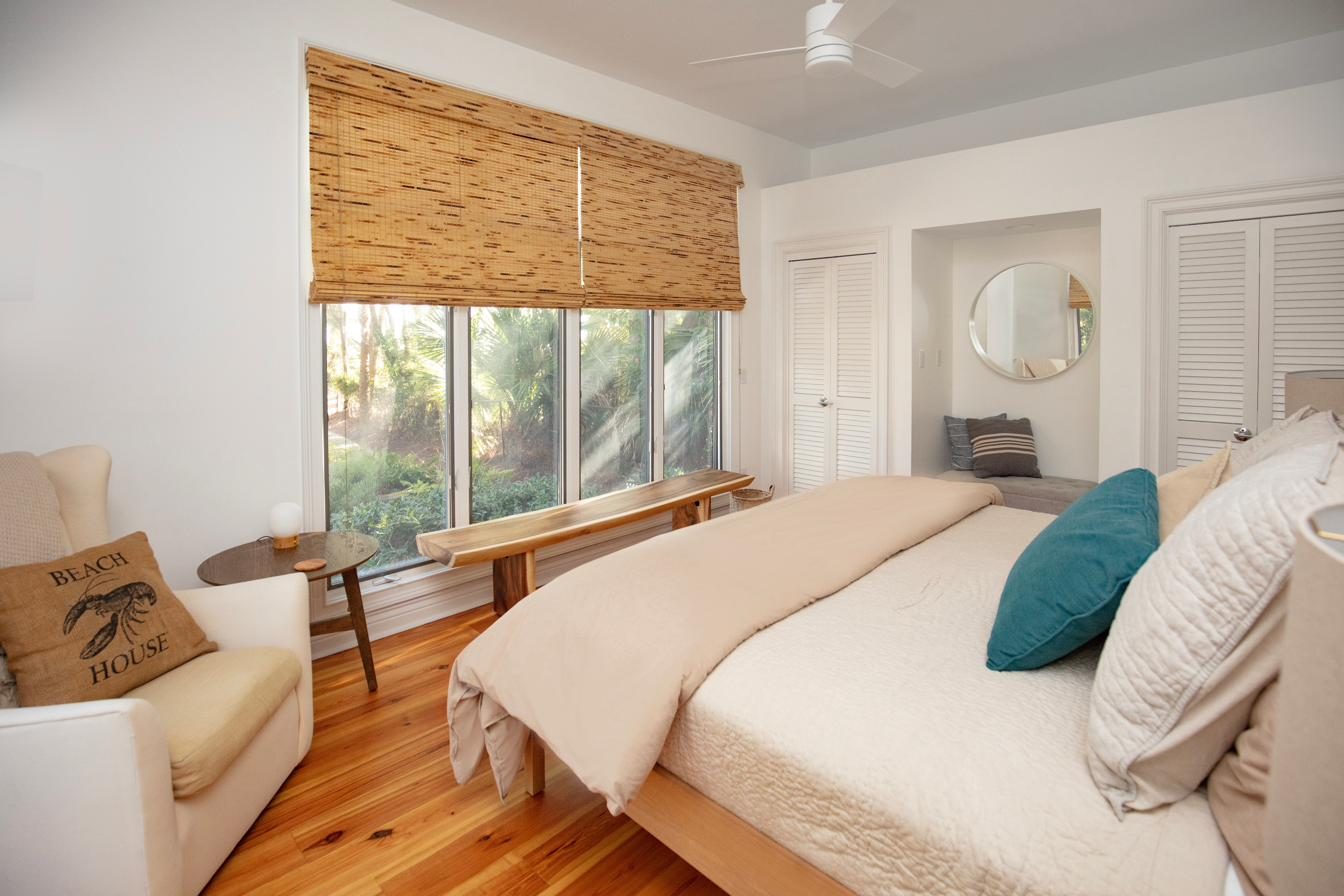 Beach-themed bedroom