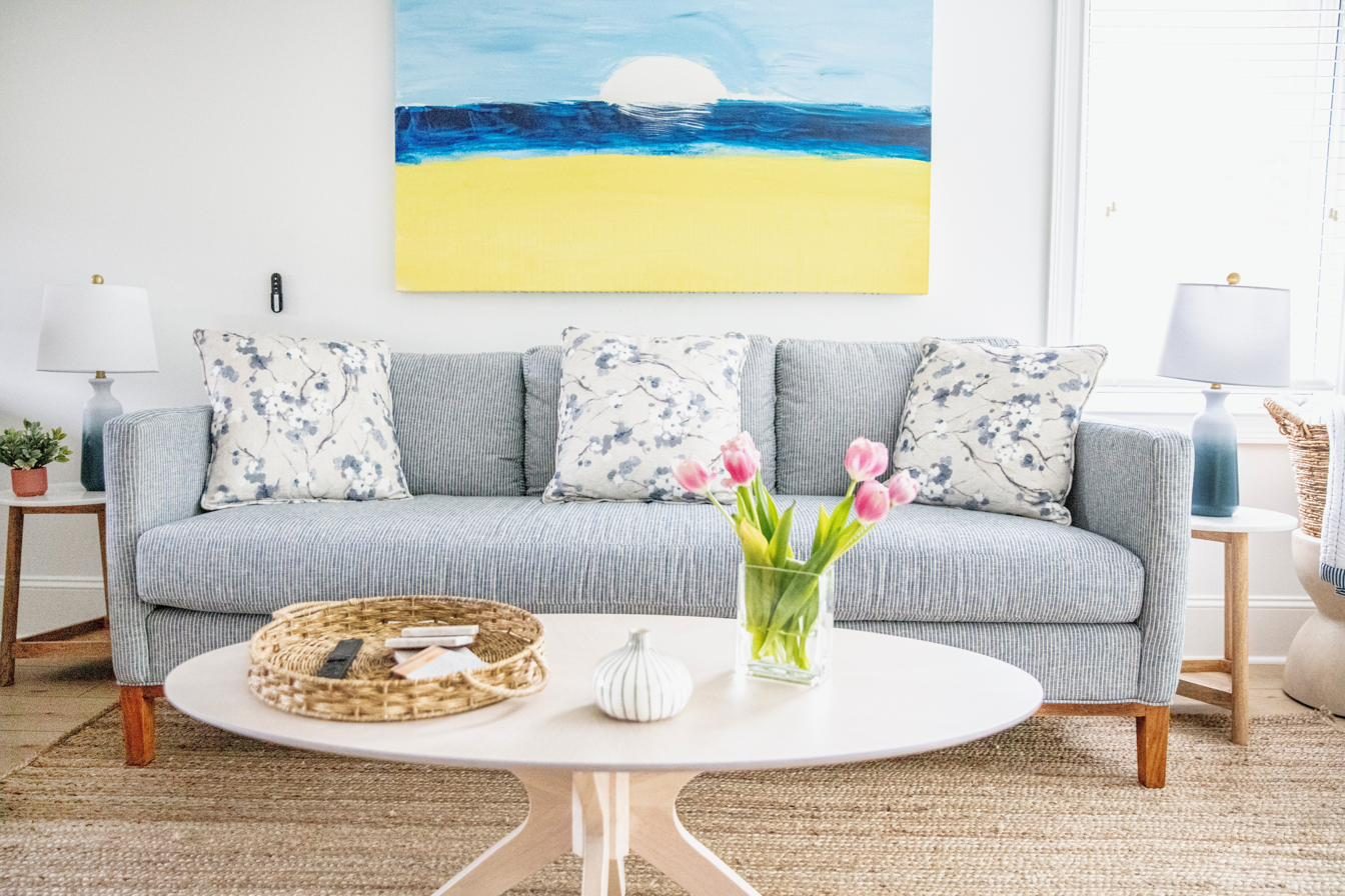 Separate guest apartment living room