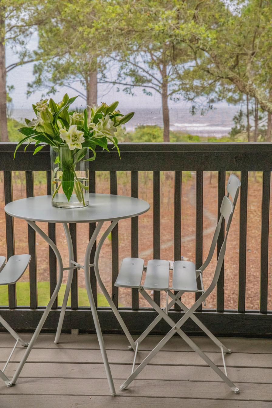 Guest apartment dining with a view