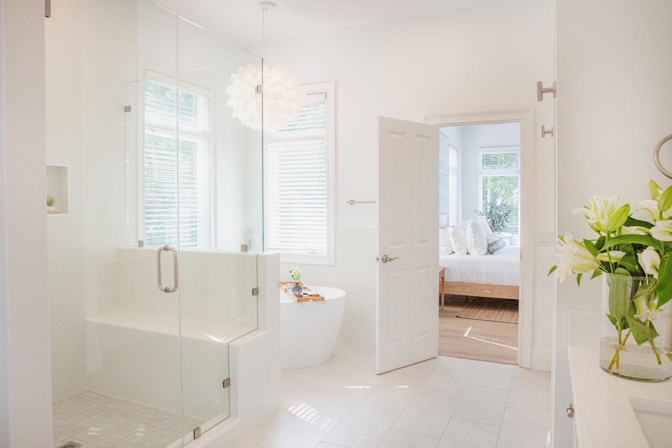 Primary bath with soaking tub